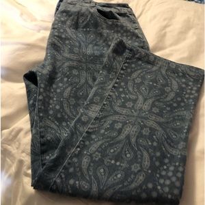 The Pyramid Collection Bootcut Blue W/ White Design VGUC